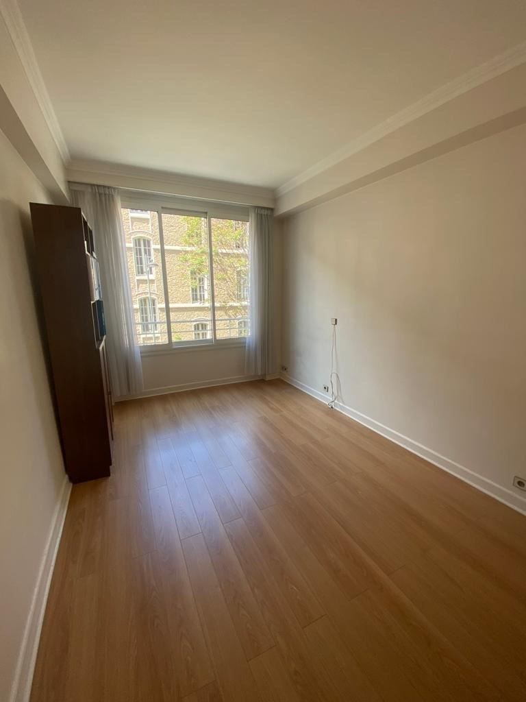 apartment 2 rooms for sale on PARIS (75016)