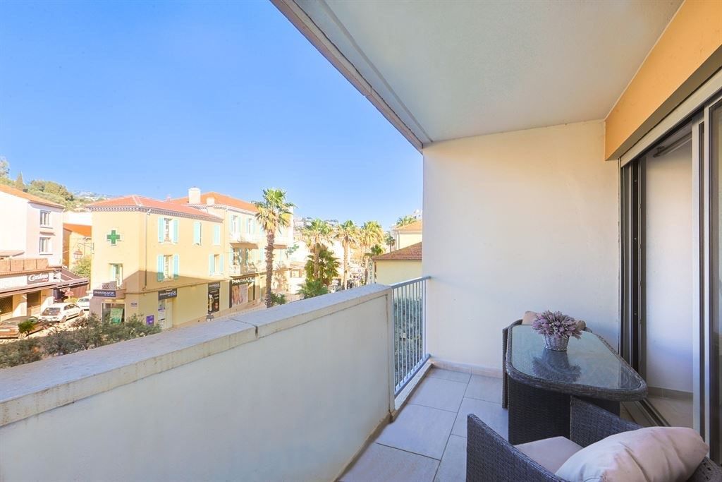 duplex 2 rooms for sale on LE LAVANDOU (83980)